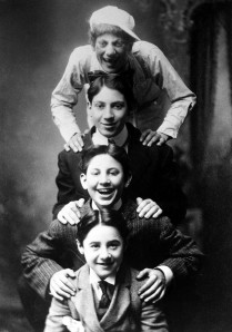 The four Nightingales, 1909